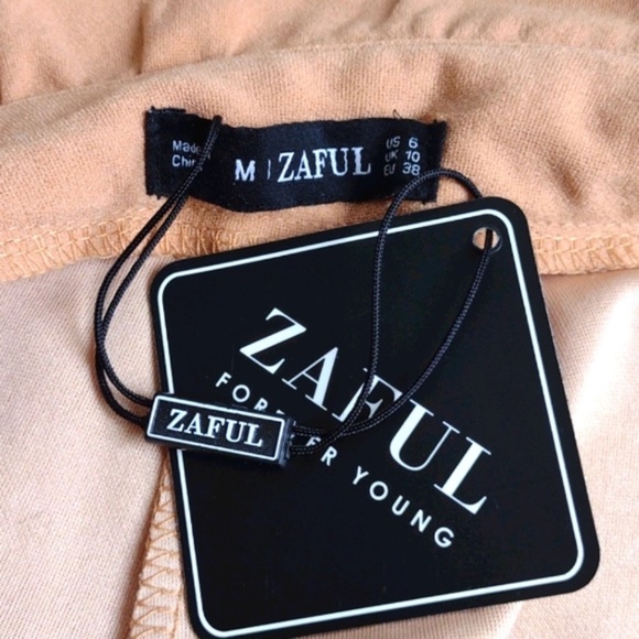 NWT--ZAFUL WIDE LEG CROP PANTS - Picture 4 of 5